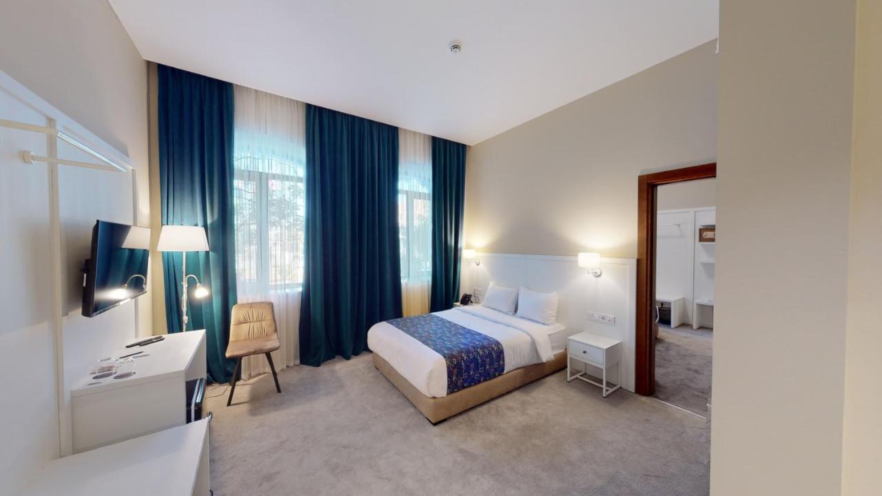 Epigraph Design Kosher Hotel Tbilissi Extérieur photo